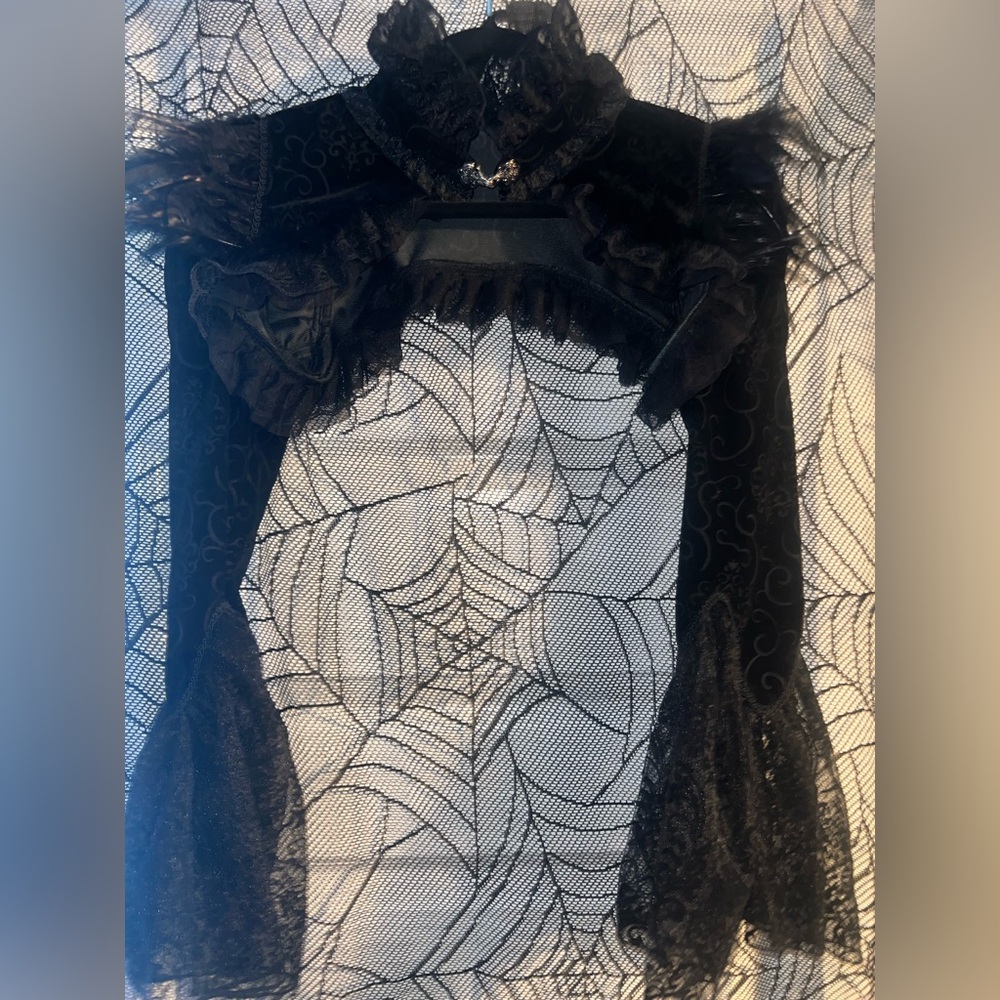 Devil Fashion Black Lacey Velvet Shrug
